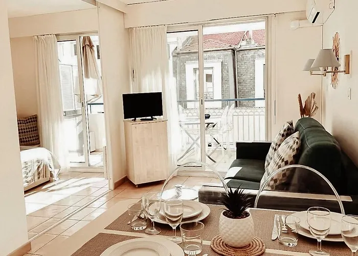 Les Rivages 2p Terrasse Parking Ac 50 M מנטון